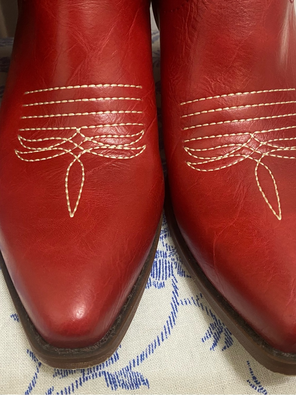Women’s Wide Calf Red Knee-High Cowgirl Boots - Picture 7 of 7